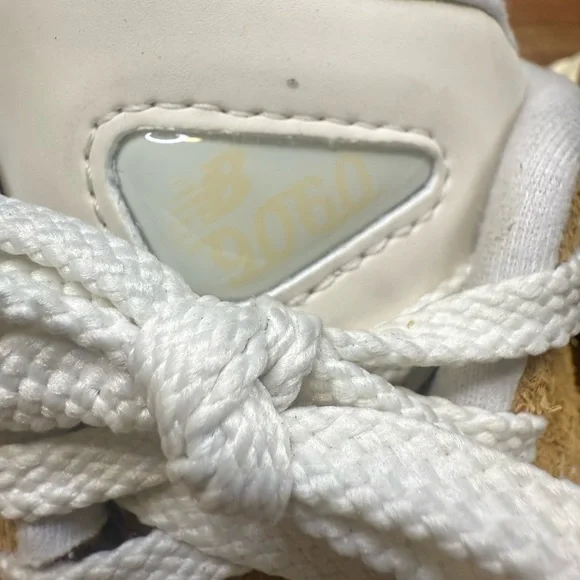 New Balance 9060 Sneakers Size 8.5 - Picture 6 of 9